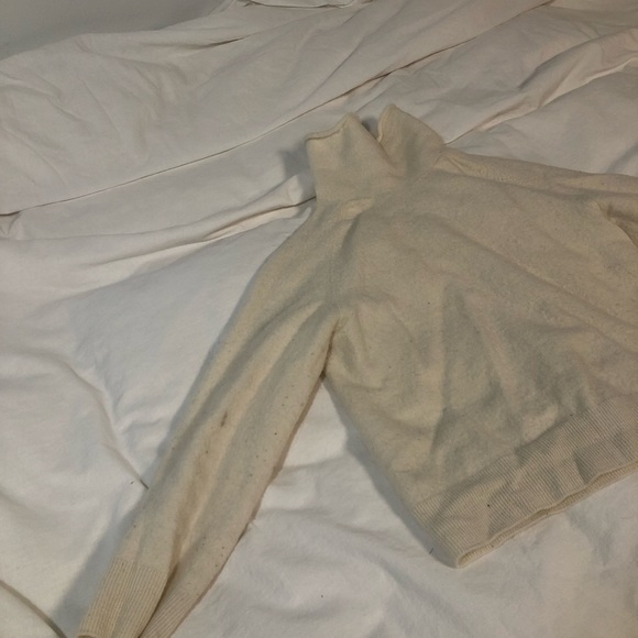 100% Wool sweater in beige, classic! - Picture 3 of 4